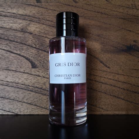 gris dior perfume sample.